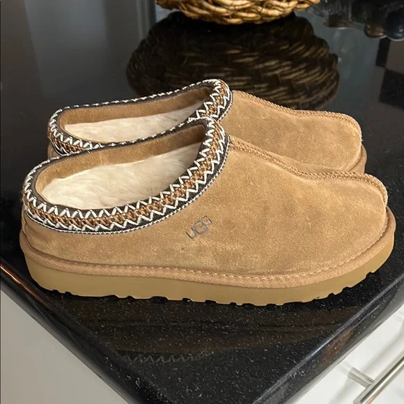 UGG | Shoes | Ugg Tan Suede Slipon Loafers With Cozy Design  display picture 1